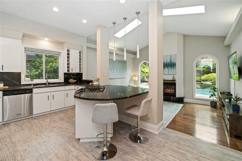 381 Queen Street S, Hamilton, ON - Indoor Photo Showing Other Room