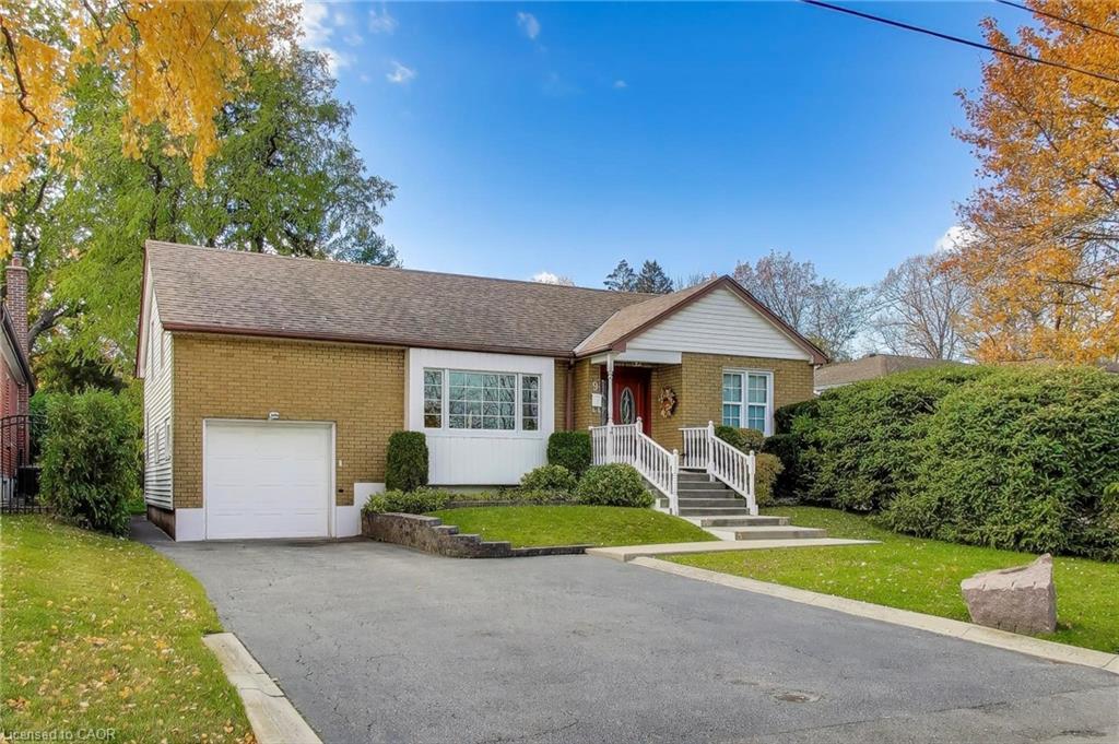 9 Avalon Avenue, Stoney Creek, ON - Outdoor With Facade