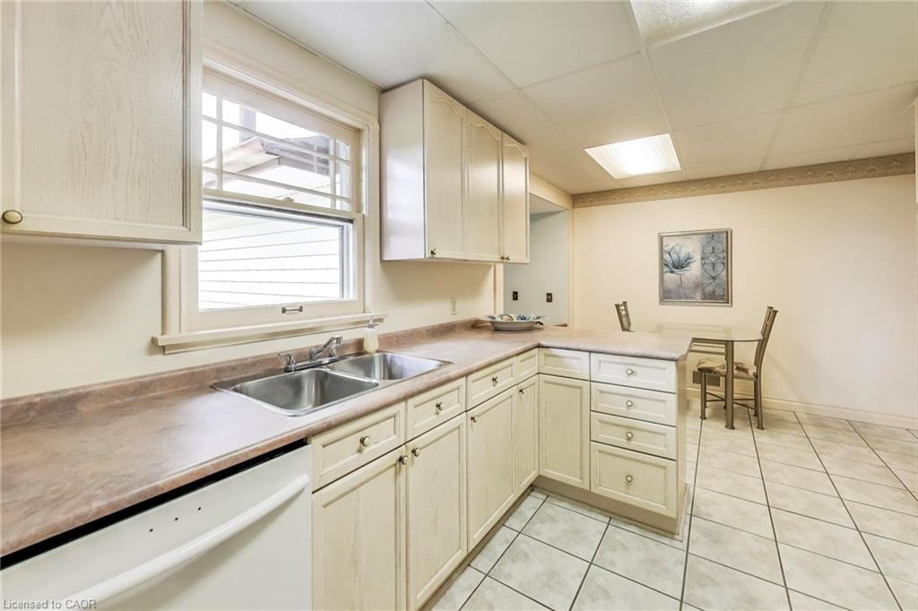 9 Avalon Avenue, Stoney Creek, ON - Indoor Photo Showing Kitchen With Double Sink