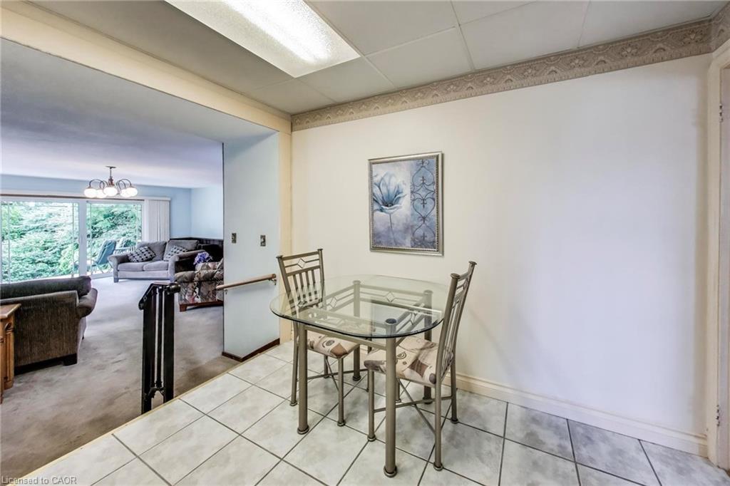 9 Avalon Avenue, Stoney Creek, ON - Indoor Photo Showing Dining Room