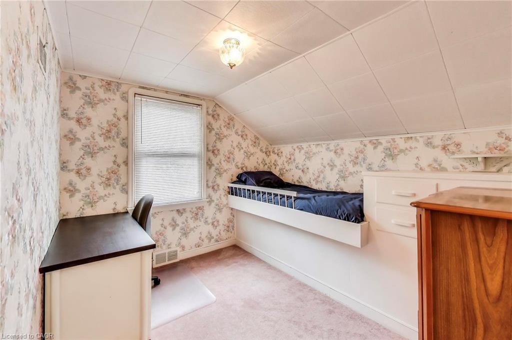 9 Avalon Avenue, Stoney Creek, ON - Indoor