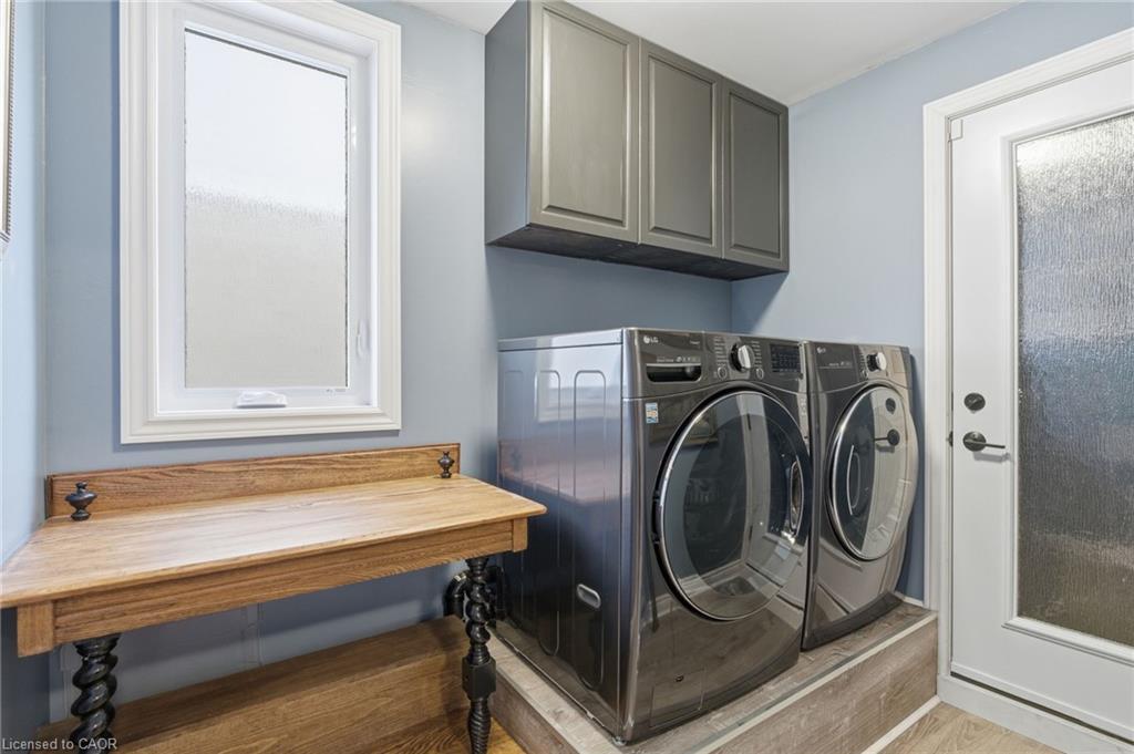 69 Hunter Way, Brantford, ON - Indoor Photo Showing Laundry Room