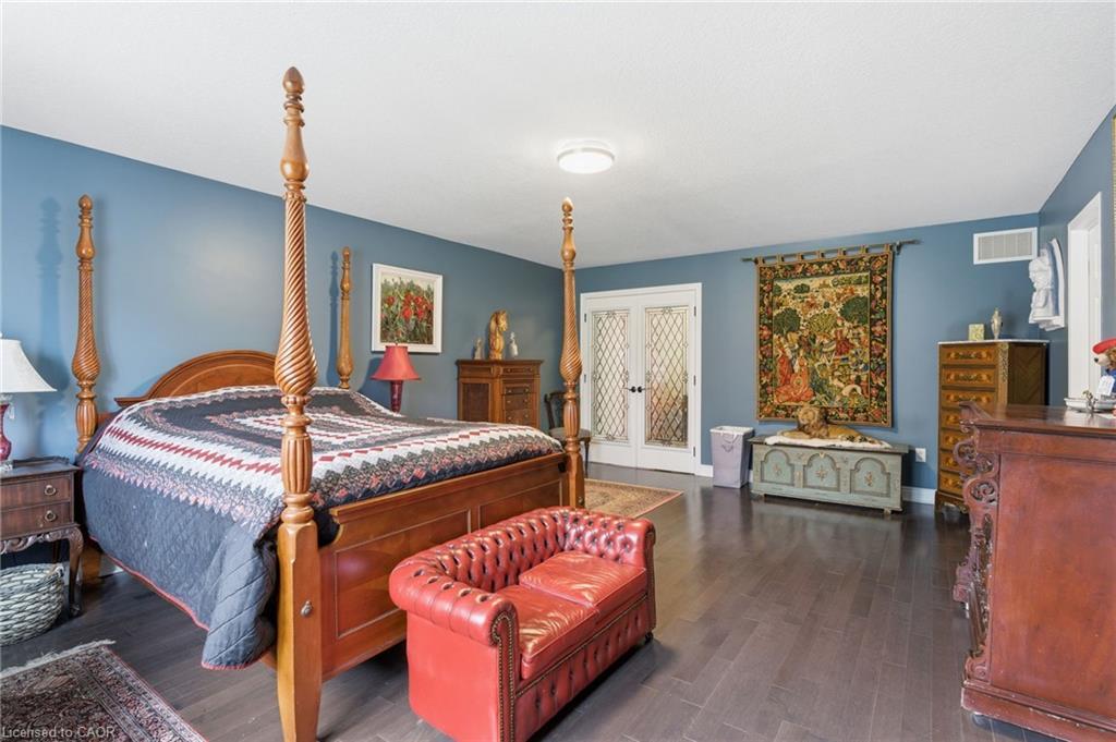 69 Hunter Way, Brantford, ON - Indoor Photo Showing Bedroom