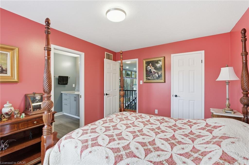 69 Hunter Way, Brantford, ON - Indoor Photo Showing Bedroom