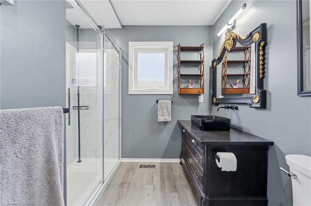 69 Hunter Way, Brantford, ON - Indoor Photo Showing Bathroom