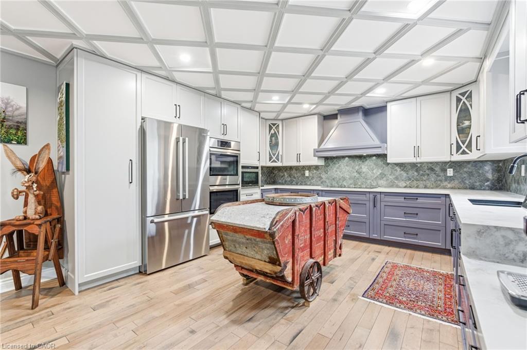 69 Hunter Way, Brantford, ON - Indoor Photo Showing Kitchen