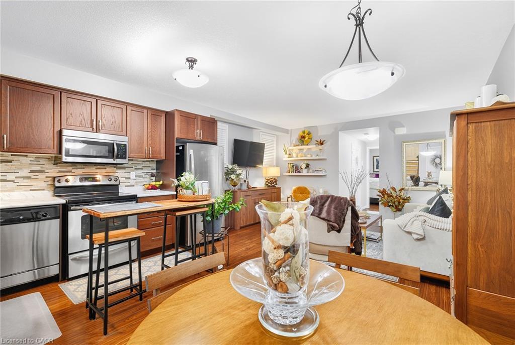 6A-230 Jessica Crescent, Kitchener, ON - Indoor Photo Showing Other Room