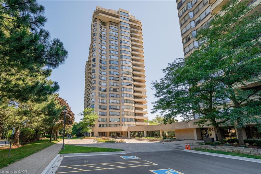 702-6 Willow Street, Waterloo, ON - Outdoor With Facade