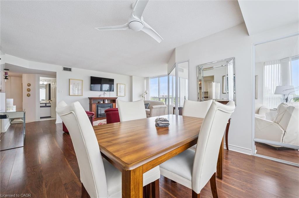 702-6 Willow Street, Waterloo, ON - Indoor Photo Showing Dining Room