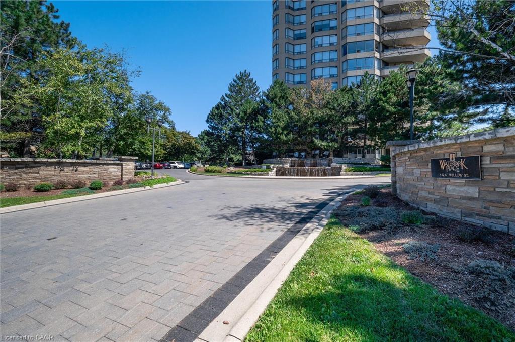 702-6 Willow Street, Waterloo, ON - Outdoor