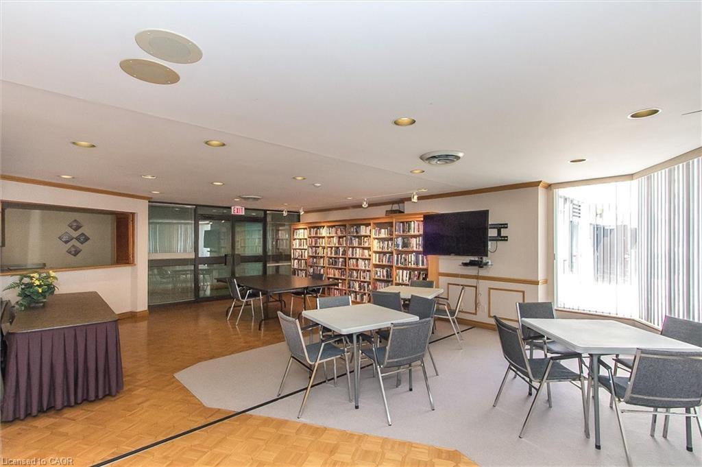 702-6 Willow Street, Waterloo, ON - Indoor