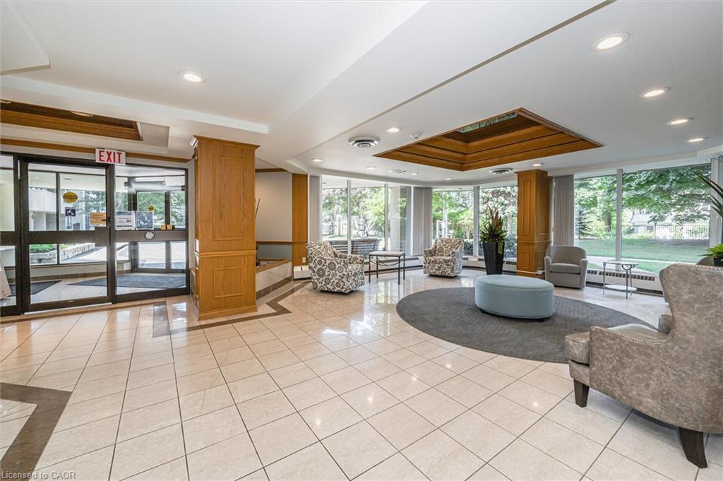 702-6 Willow Street, Waterloo, ON - Indoor Photo Showing Other Room