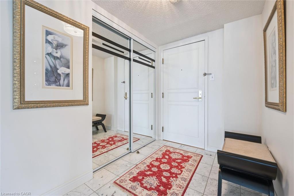 702-6 Willow Street, Waterloo, ON - Indoor Photo Showing Other Room