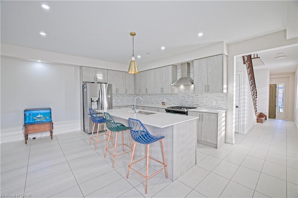 71 Gloria Street, Kitchener, ON - Indoor Photo Showing Kitchen With Upgraded Kitchen