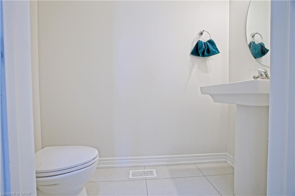 71 Gloria Street, Kitchener, ON - Indoor Photo Showing Bathroom