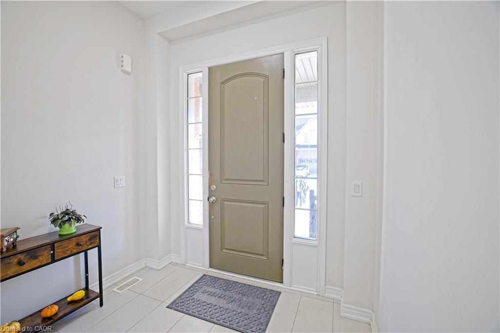 71 Gloria Street, Kitchener, ON - Indoor Photo Showing Other Room