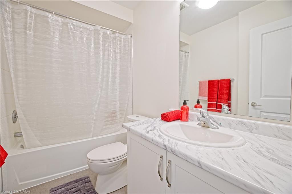71 Gloria Street, Kitchener, ON - Indoor Photo Showing Bathroom