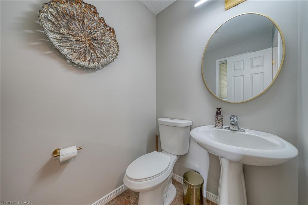 11 Talon Drive, Woodstock, ON - Indoor Photo Showing Bathroom