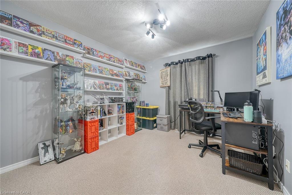 11 Talon Drive, Woodstock, ON - Indoor Photo Showing Other Room