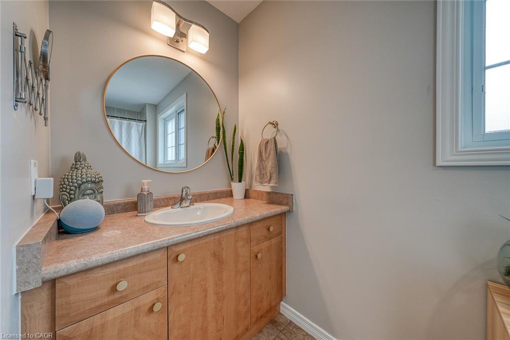 11 Talon Drive, Woodstock, ON - Indoor Photo Showing Bathroom