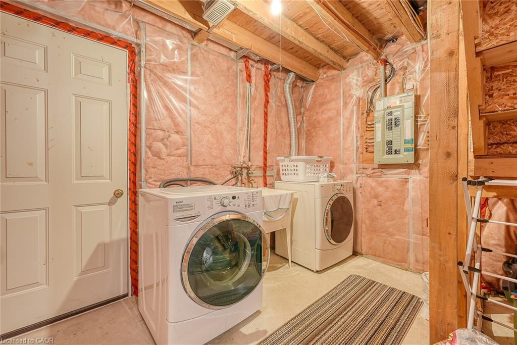 11 Talon Drive, Woodstock, ON - Indoor Photo Showing Laundry Room