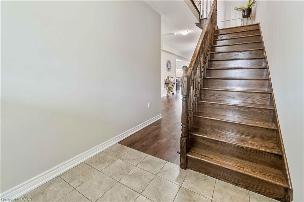 92 Bethune Avenue, Hamilton, ON - Indoor Photo Showing Other Room