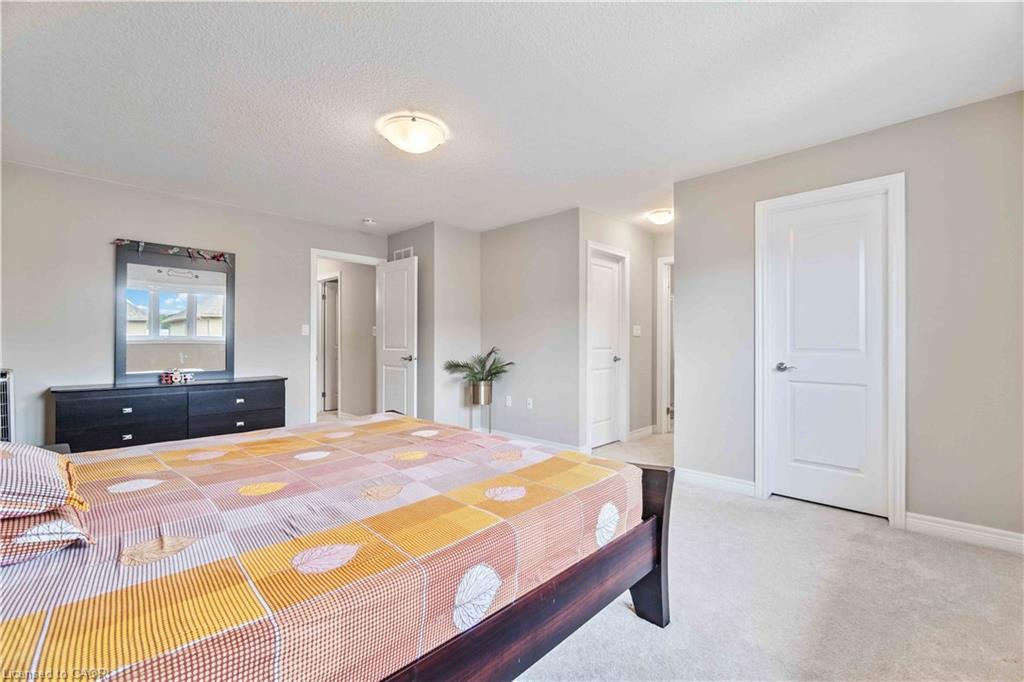 92 Bethune Avenue, Hamilton, ON - Indoor Photo Showing Bedroom