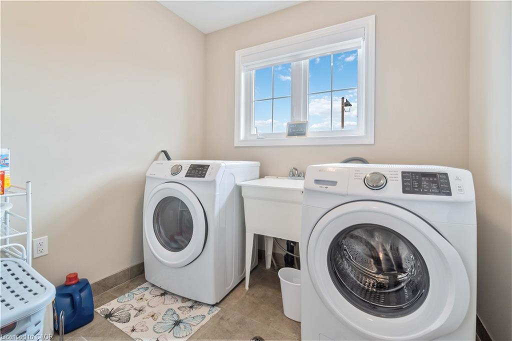 92 Bethune Avenue, Hamilton, ON - Indoor Photo Showing Laundry Room