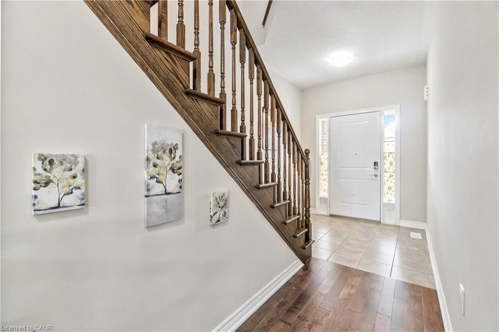 92 Bethune Avenue, Hamilton, ON - Indoor Photo Showing Other Room