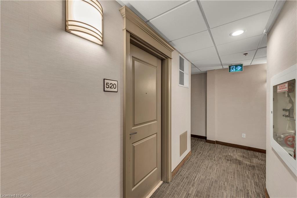 520-2486 Old Bronte Road, Oakville, ON - Indoor