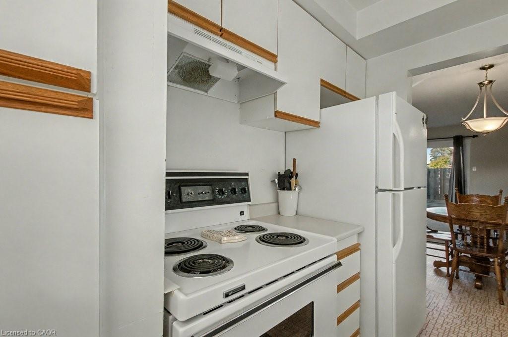 205-31 Greengate Road, Guelph, ON - Indoor Photo Showing Kitchen