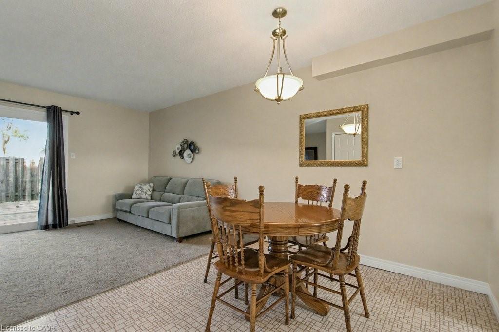 205-31 Greengate Road, Guelph, ON - Indoor Photo Showing Dining Room