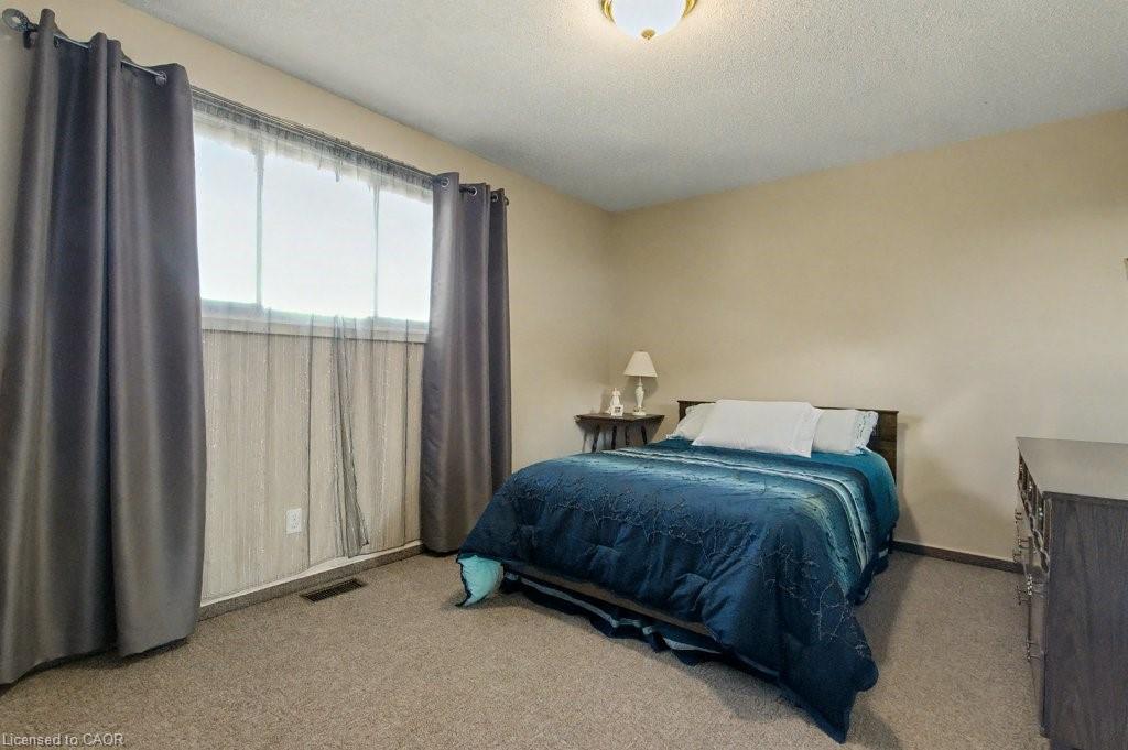 205-31 Greengate Road, Guelph, ON - Indoor Photo Showing Bedroom