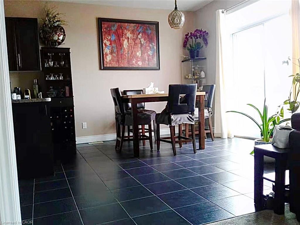 212 Westfield Place, Waterloo, ON - Indoor Photo Showing Dining Room