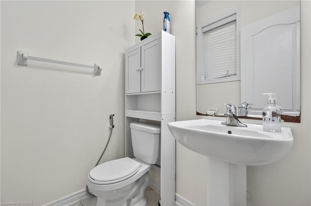 411 Linden Drive, Cambridge, ON - Indoor Photo Showing Bathroom