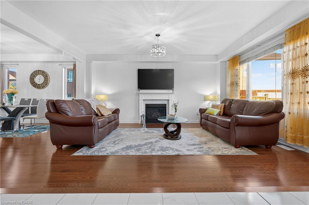 411 Linden Drive, Cambridge, ON - Indoor Photo Showing Living Room With Fireplace