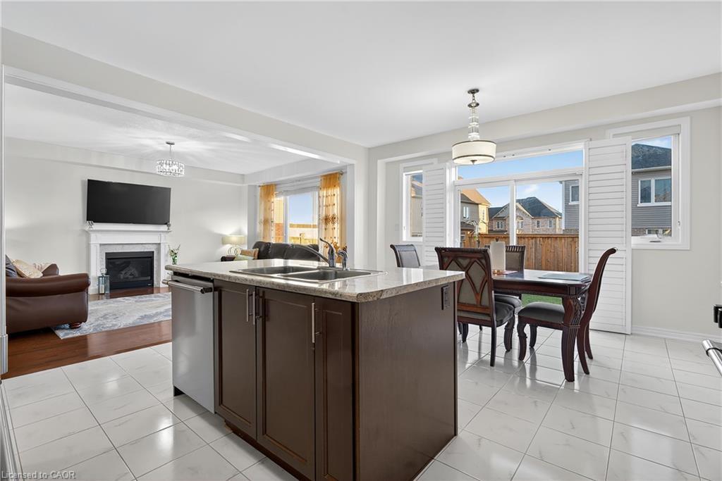 411 Linden Drive, Cambridge, ON - Indoor With Fireplace