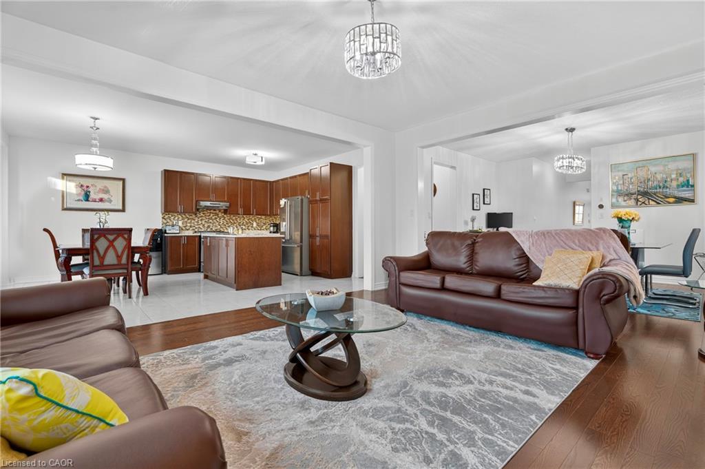 411 Linden Drive, Cambridge, ON - Indoor Photo Showing Living Room