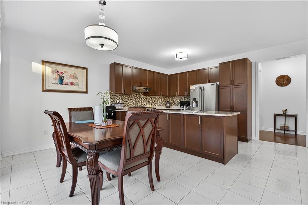 411 Linden Drive, Cambridge, ON - Indoor Photo Showing Dining Room