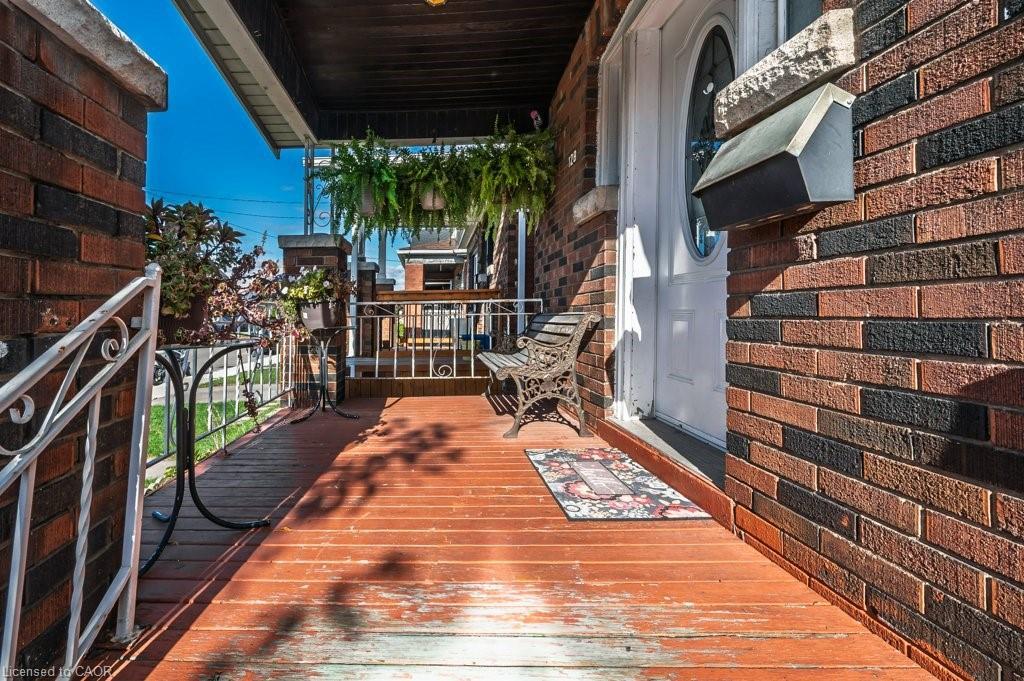 128 Crosthwaite Avenue N, Hamilton, ON - Outdoor With Exterior