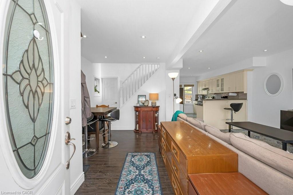 128 Crosthwaite Avenue N, Hamilton, ON - Indoor Photo Showing Other Room