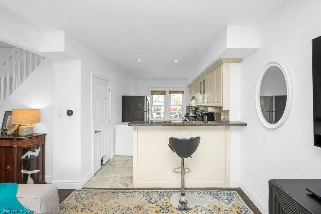 128 Crosthwaite Avenue N, Hamilton, ON - Indoor Photo Showing Other Room