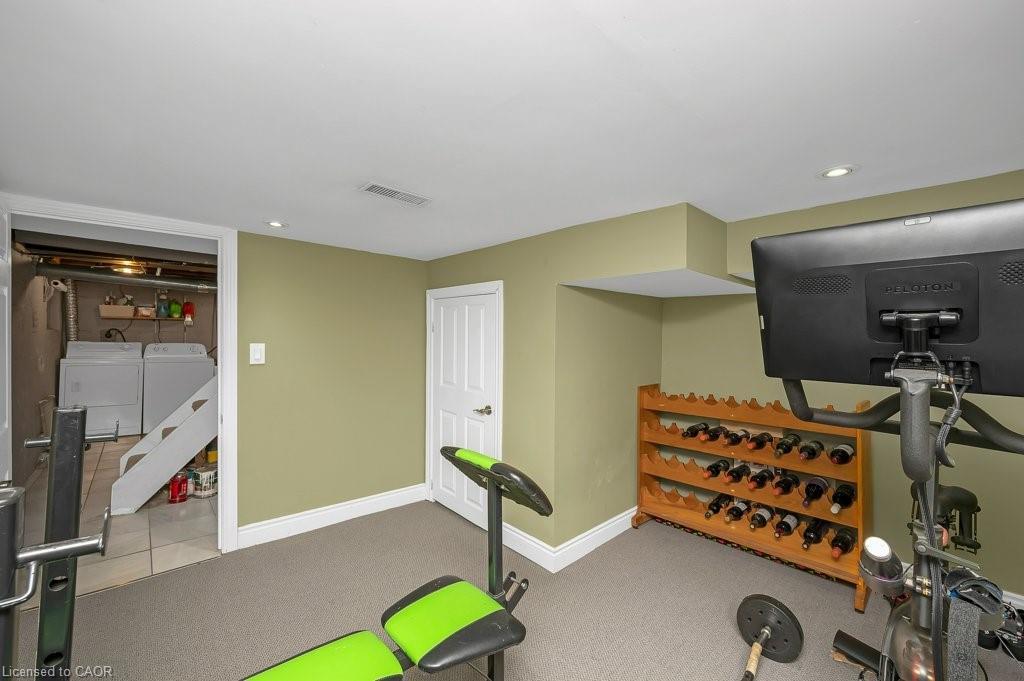 128 Crosthwaite Avenue N, Hamilton, ON - Indoor