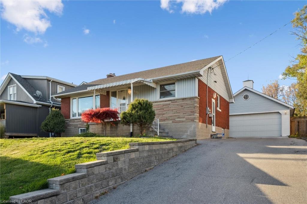 532 Victoria Street S, Kitchener, ON - Outdoor With Facade