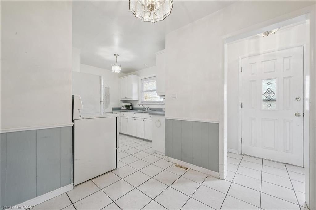 532 Victoria Street S, Kitchener, ON - Indoor