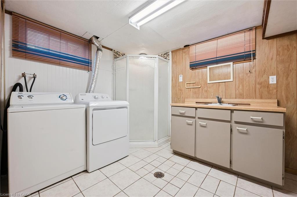 532 Victoria Street S, Kitchener, ON - Indoor Photo Showing Laundry Room