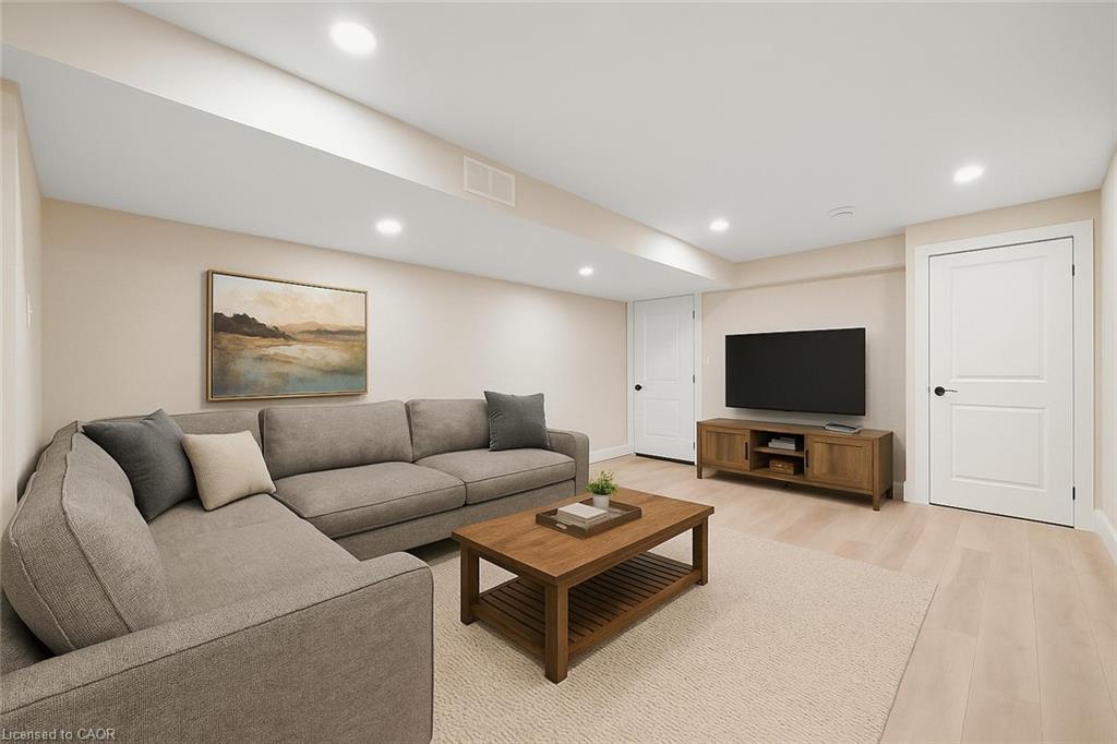 201-12 Washington Street, Norwich, ON - Indoor