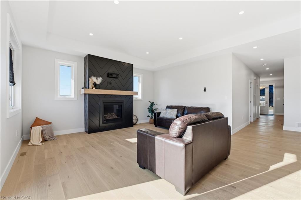 48 Rebecca Drive, Aylmer, ON - Indoor Photo Showing Living Room With Fireplace