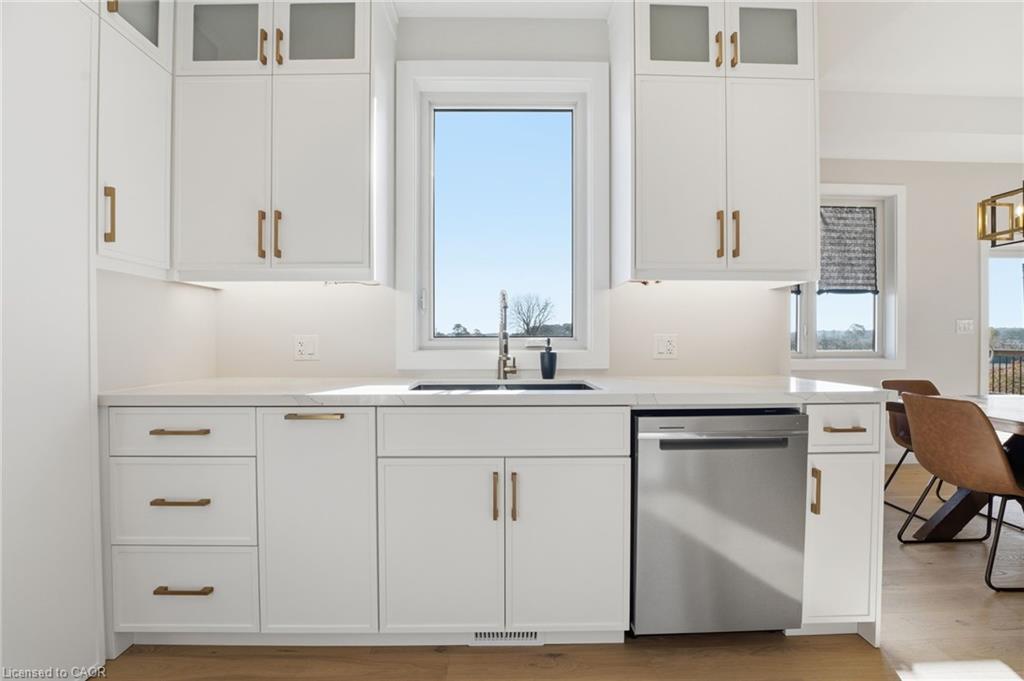 48 Rebecca Drive, Aylmer, ON - Indoor Photo Showing Kitchen