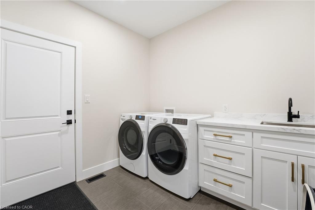 48 Rebecca Drive, Aylmer, ON - Indoor Photo Showing Laundry Room
